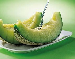 牙签吃瓜图片大全,趣味横生的夏日美食瞬间