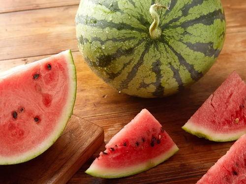 上海吃瓜情侣,一场味蕾与爱情的邂逅