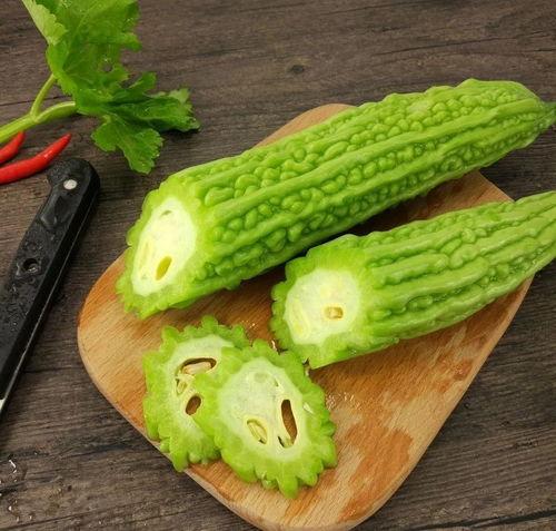 小人吃瓜系列,揭秘职场八卦背后的真相