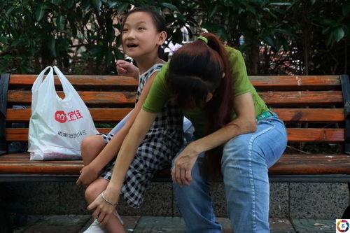 上海母女吃瓜事件,一场网络热议背后的家庭伦理争议