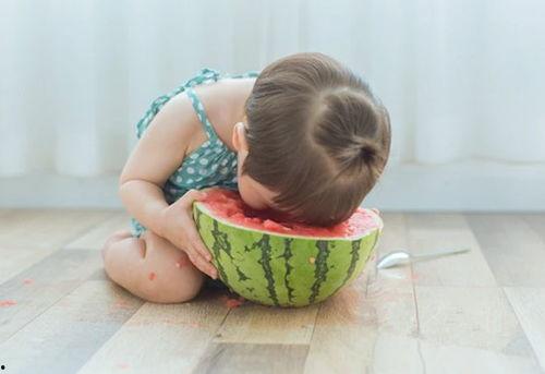 宝宝吃瓜多了,这些后果需警惕