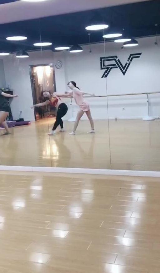 吃瓜的舞蹈视频