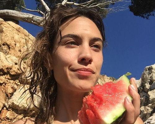 贝卡星吃瓜  第3张